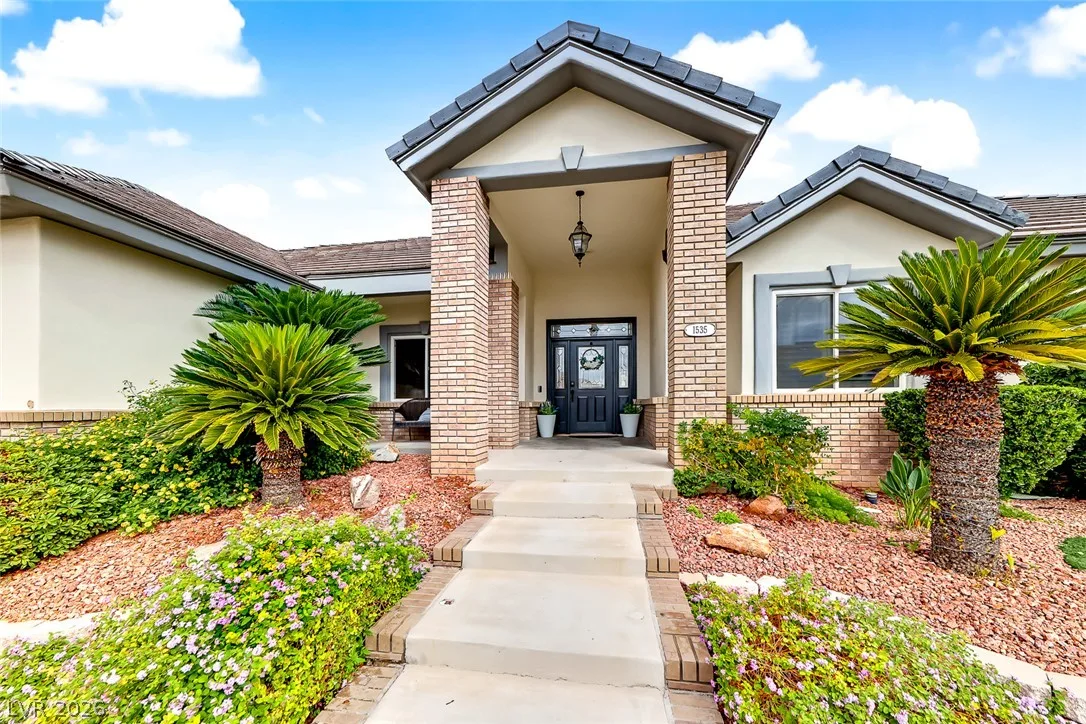 1535 Sunrise Circle — photo 3