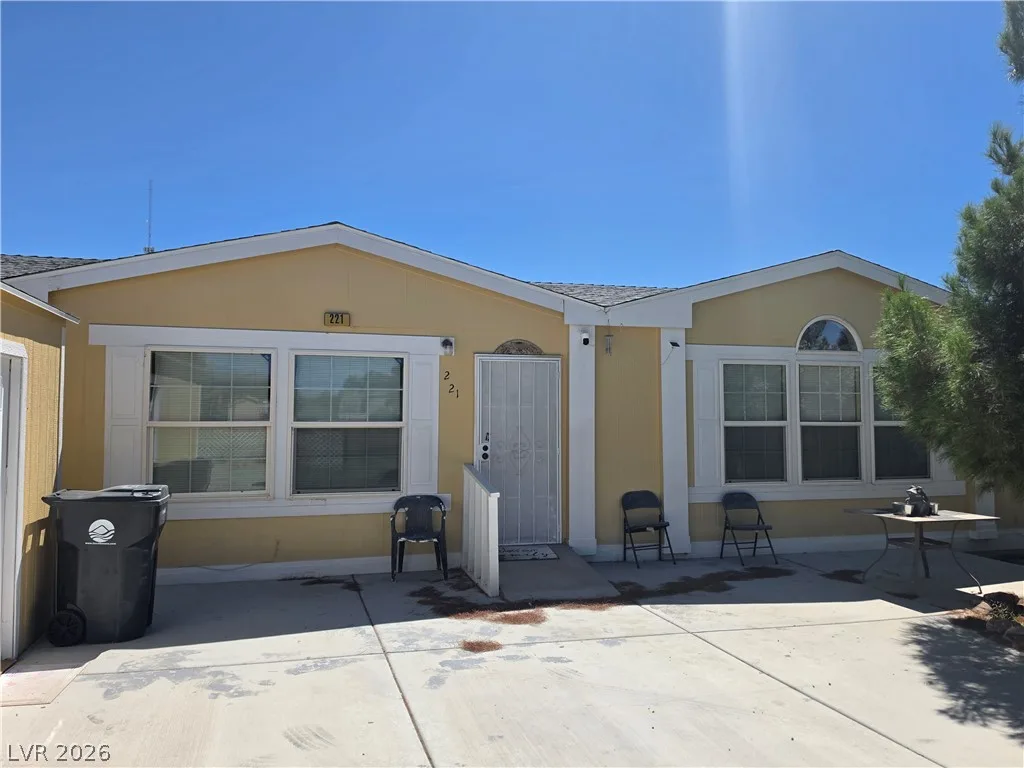 221 West Starlight Drive 2 — photo 3