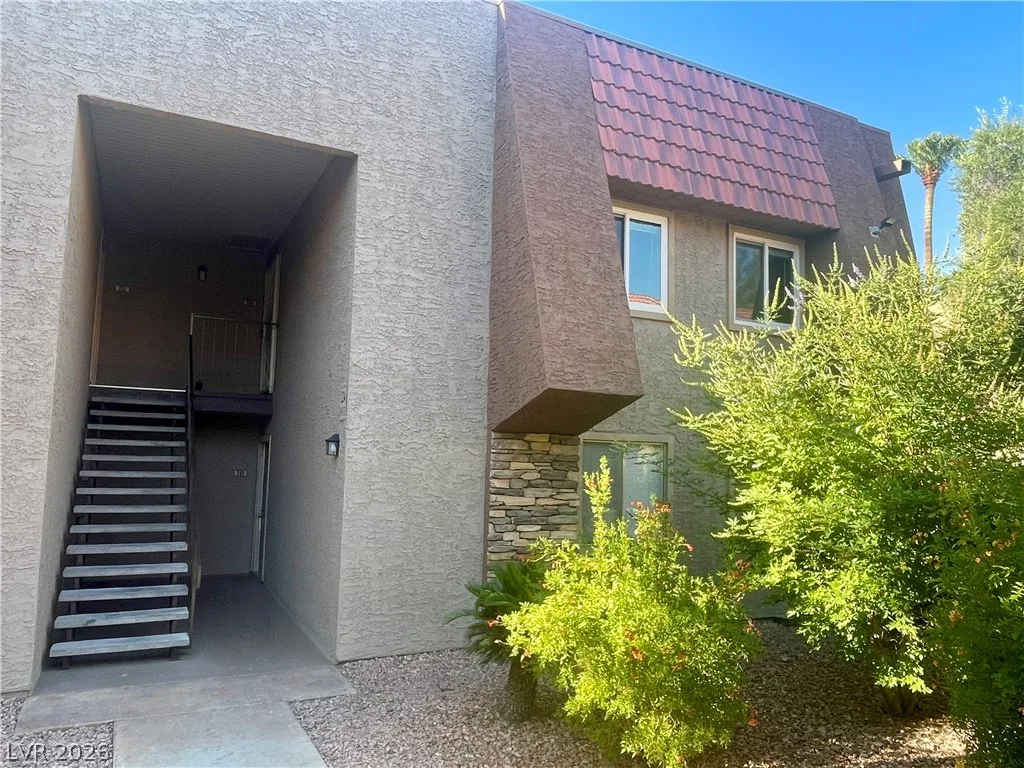 5206 River Glen Drive 250 — photo 3