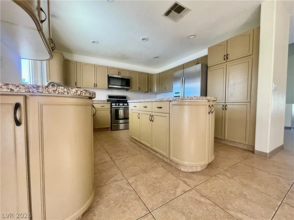 4748 Hamburg Street — photo 4