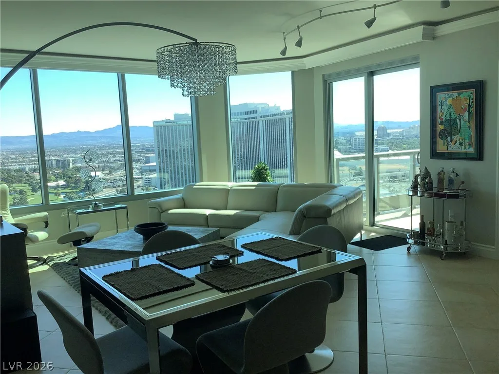 322 Karen Avenue 2501 — photo 3