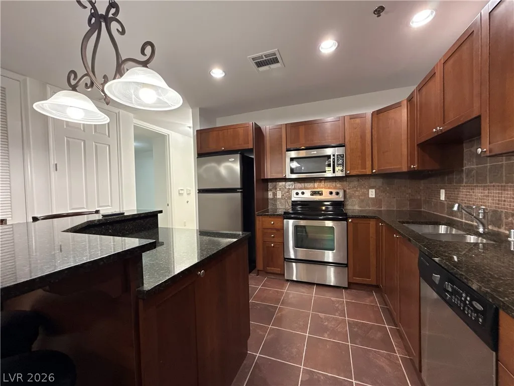 2405 West Serene Avenue 834 — photo 3