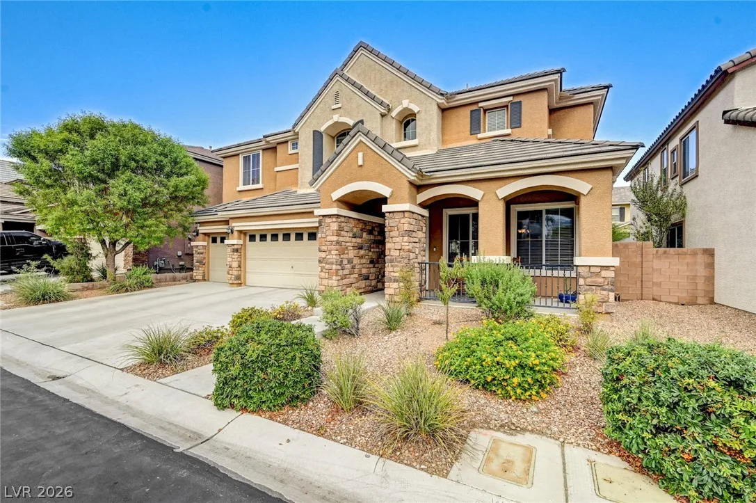 7020 Twin Forks Peak Street — photo 2