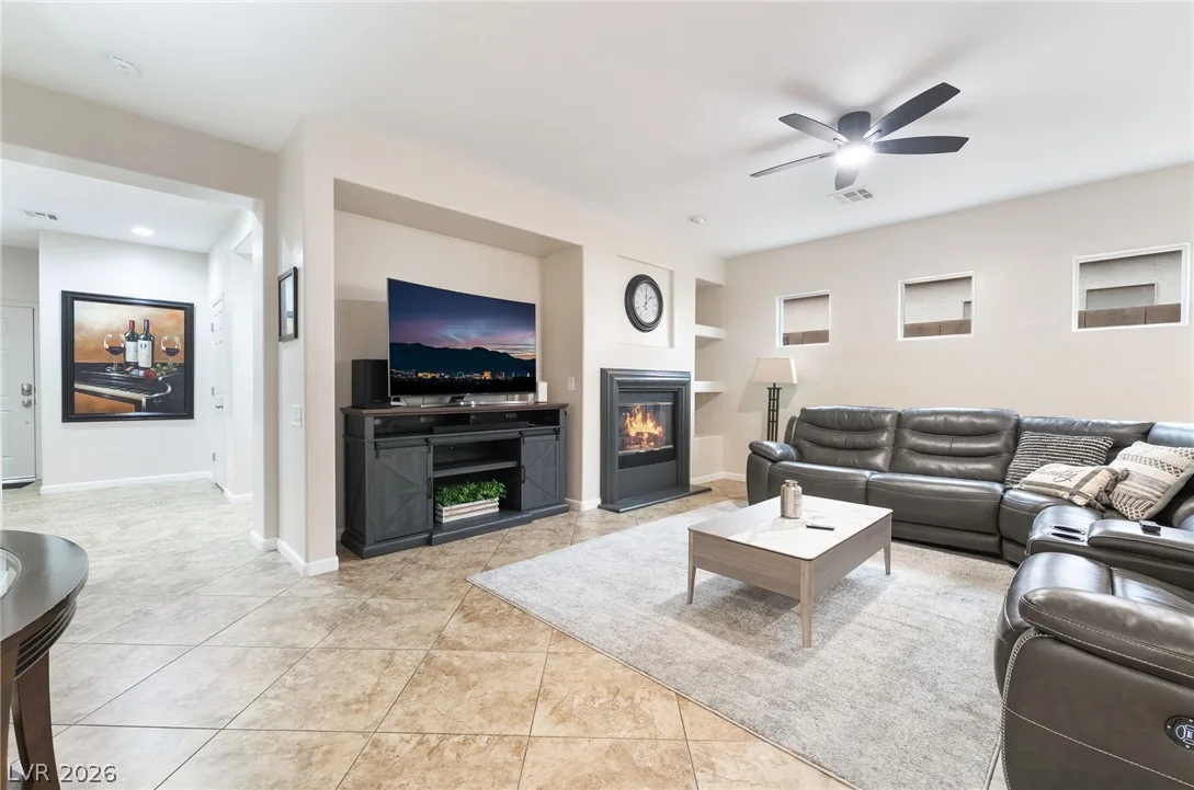 2572 Lockerbie Street — photo 3