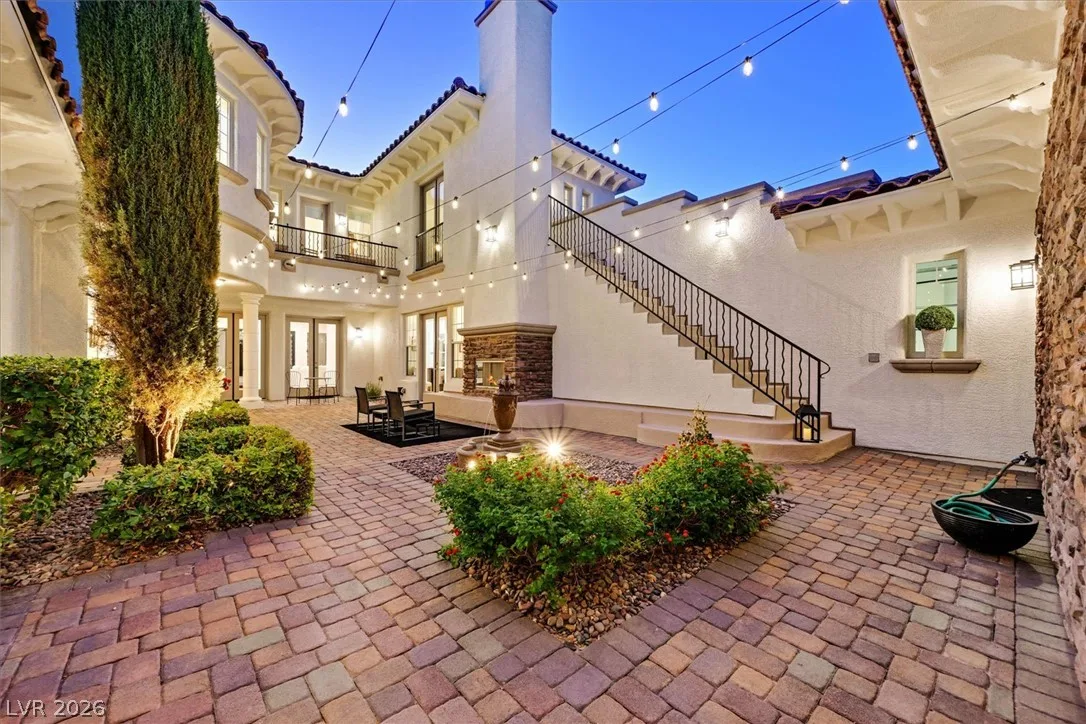 11787 OAKLAND HILLS Drive — photo 4