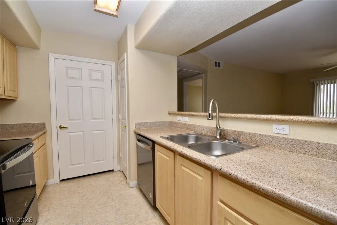 8000 West Badura Avenue 2192 — photo 3