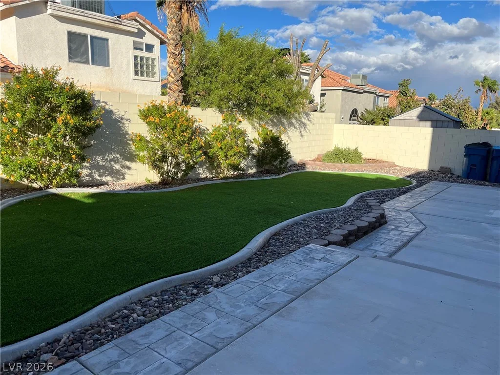 8724 Country Pines Avenue — photo 4