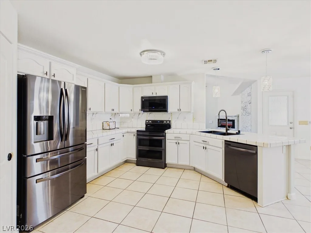 4970 Honey Locust Drive — photo 2