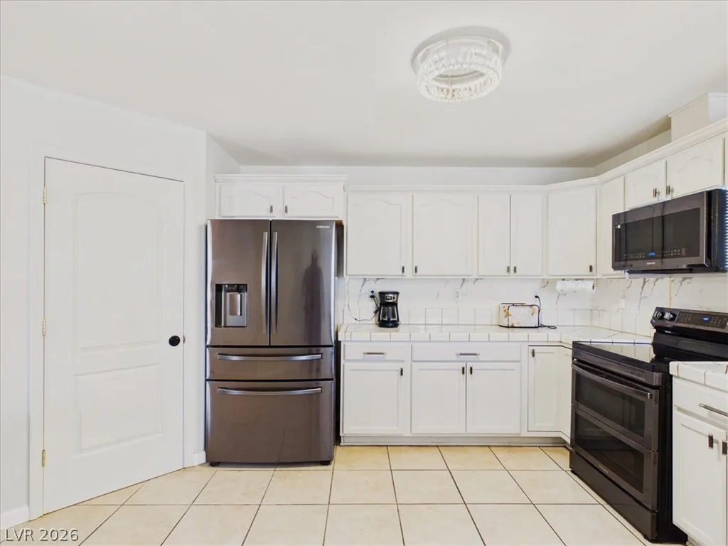 4970 Honey Locust Drive — photo 3