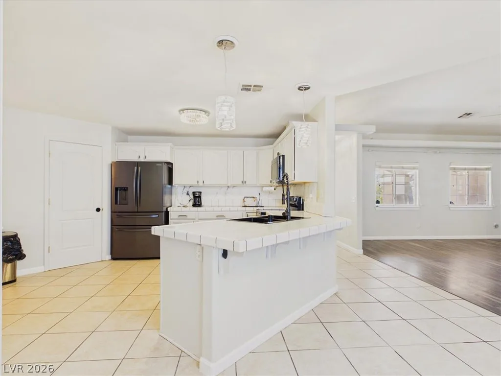 4970 Honey Locust Drive — photo 4