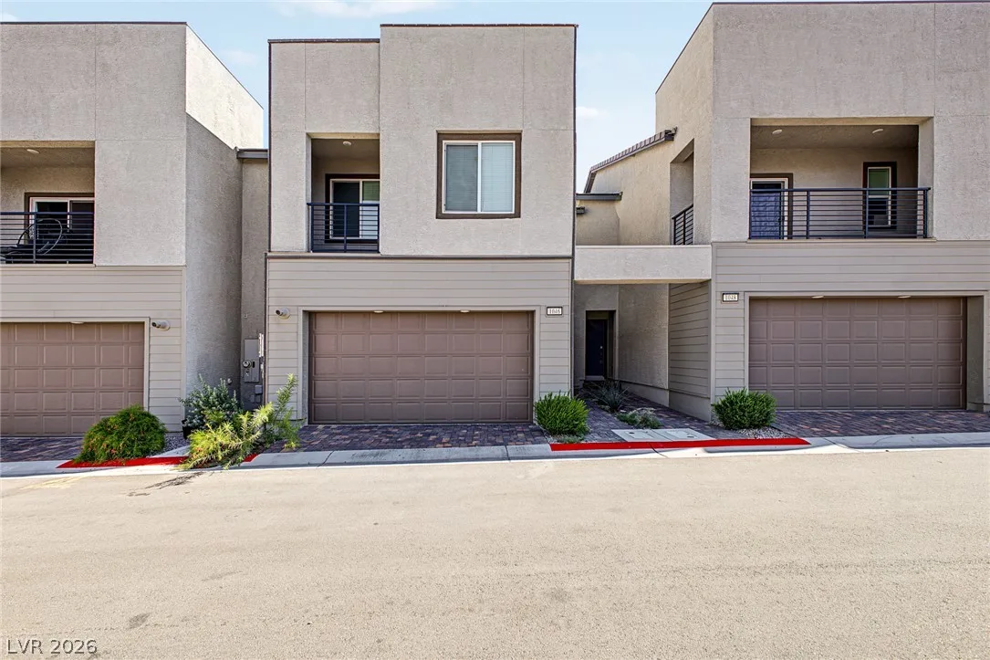 1046 Gabriela Ridge Lane — photo 1