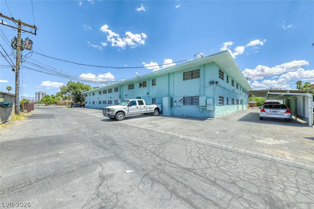 1700 Rexford Drive 204 — photo 4