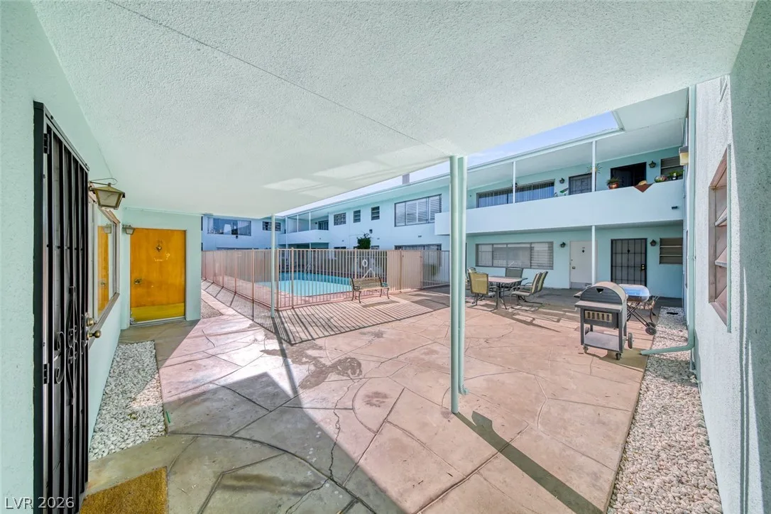 1700 Rexford Drive 204 — photo 5