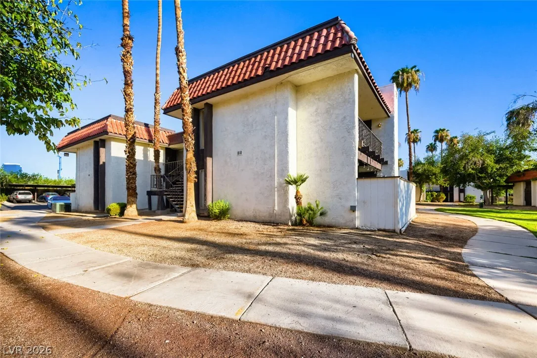 1405 Vegas Valley Drive 218 — photo 1
