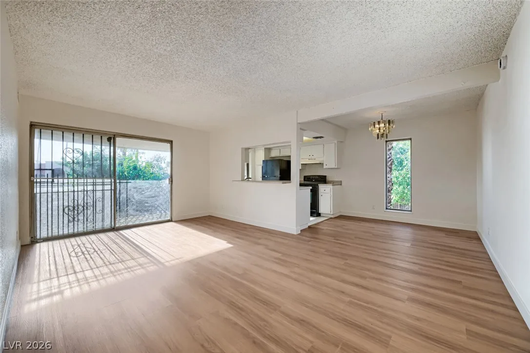 1405 Vegas Valley Drive 218 — photo 3