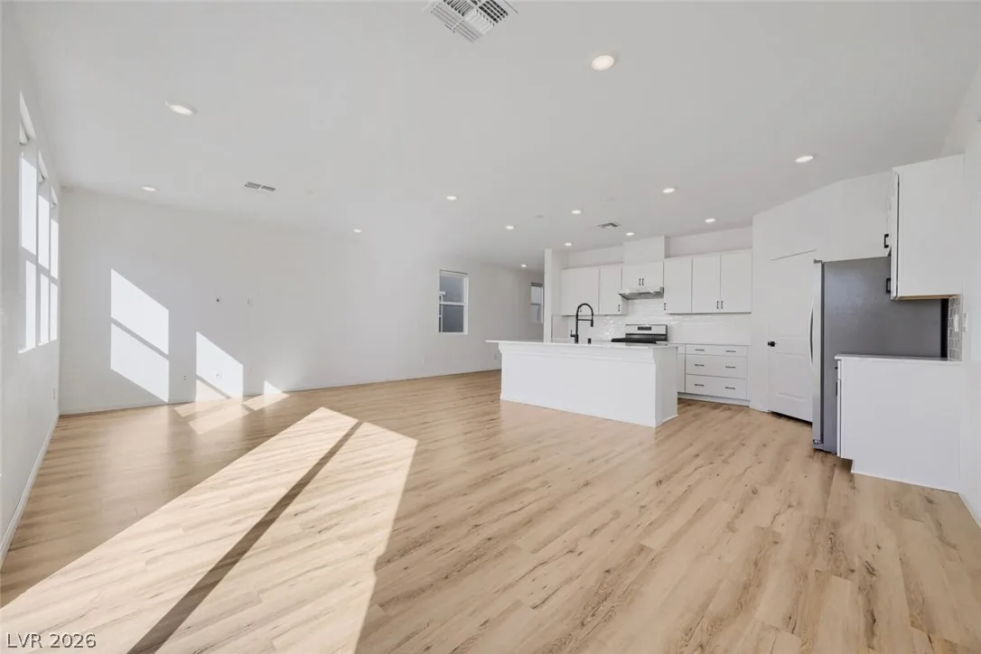 4145 Silver Torch Avenue — photo 5