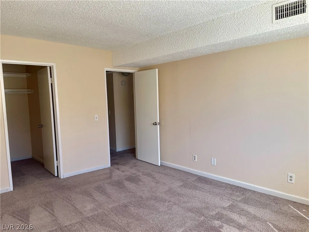 1405 Vegas Valley Drive 194 — photo 1