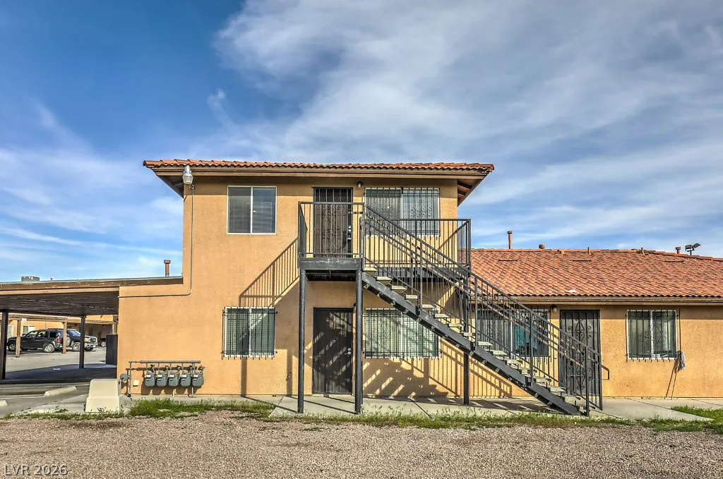 3129 North Walnut Road C — photo 4