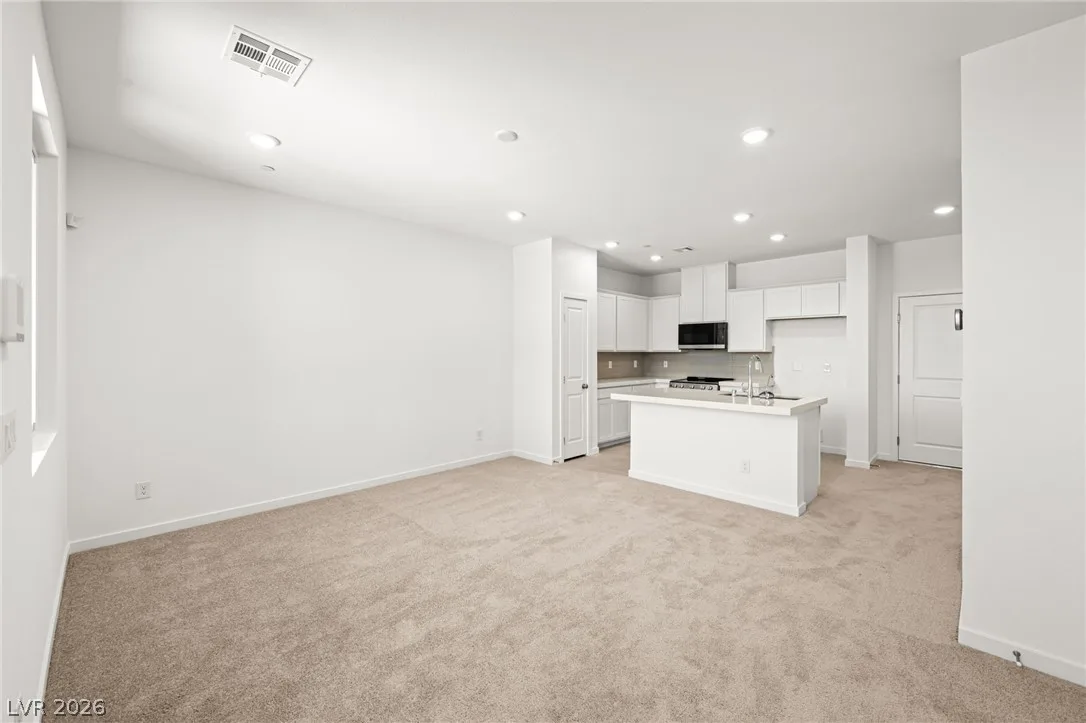 812 Atleigh Avenue — photo 2