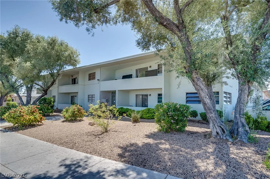 1700 Rexford Drive 108 — photo 1