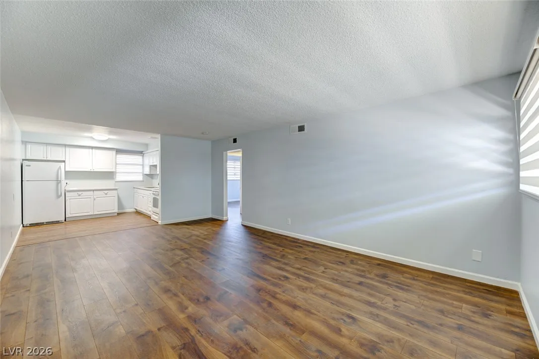 1700 Rexford Drive 108 — photo 2