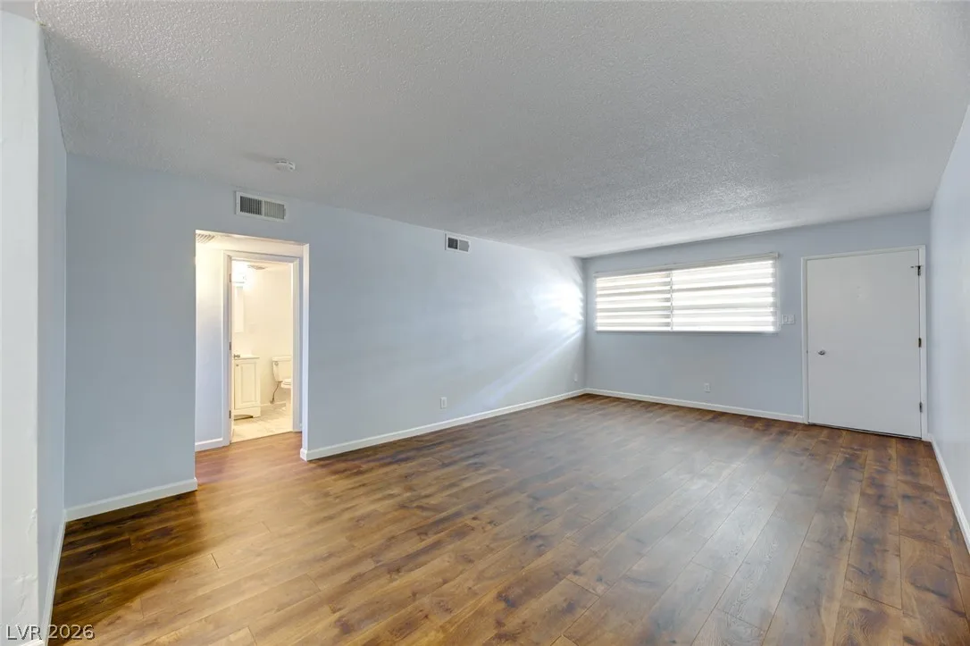 1700 Rexford Drive 108 — photo 4
