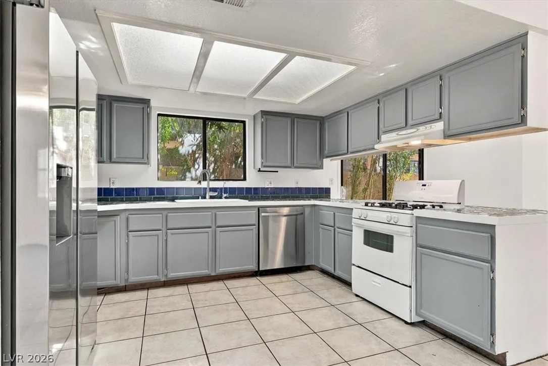 505 Sheffield Drive — photo 5