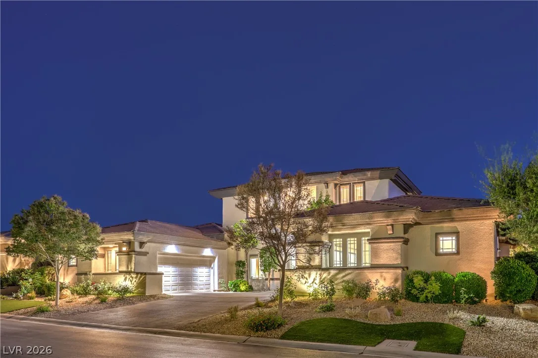 11 Isleworth Drive — photo 1