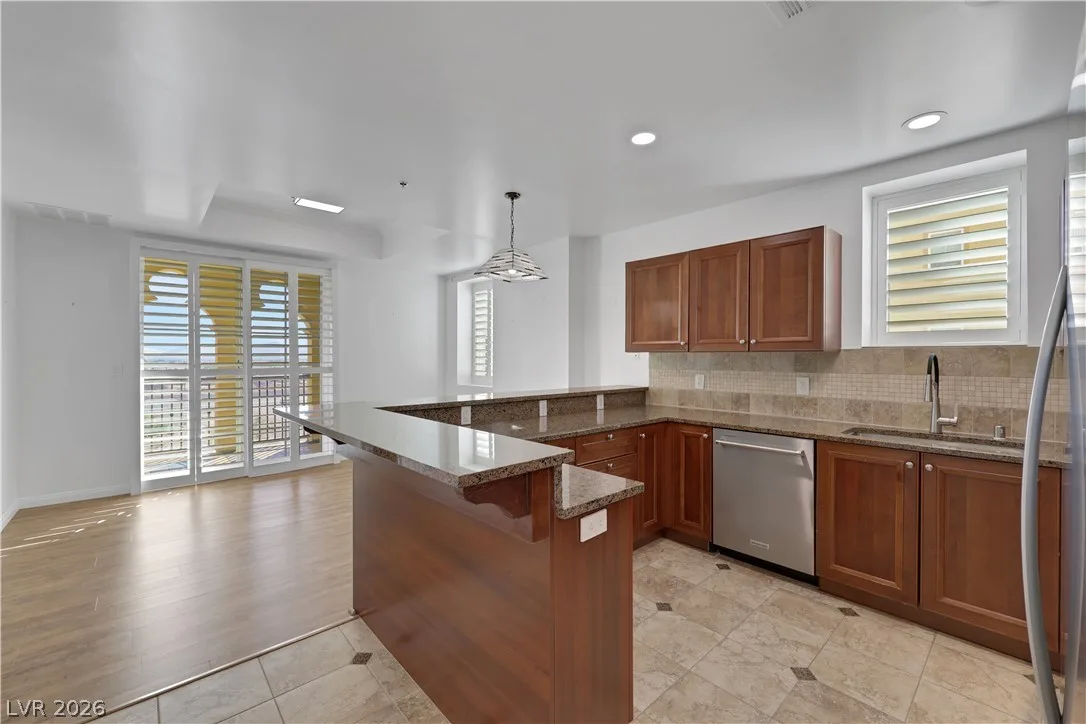 2405 West Serene Avenue 639 — photo 2