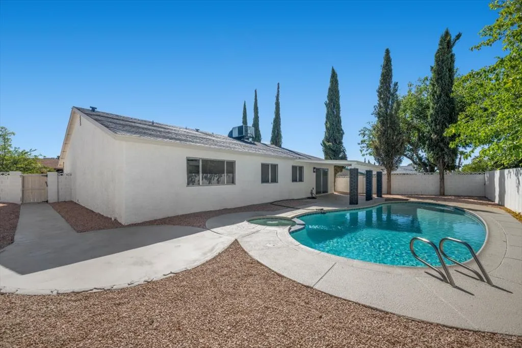 1408 Stacey Lane — photo 2