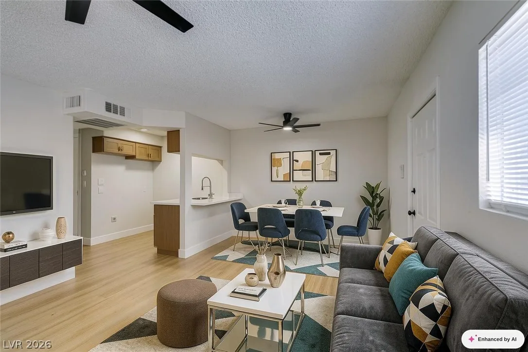 2062 Harvard Street — photo 2