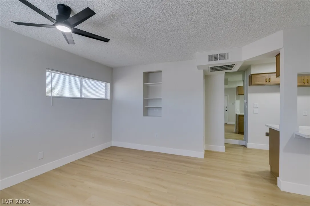 2062 Harvard Street — photo 3