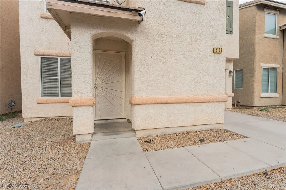 2137 Tierra Del Verde Street — photo 2