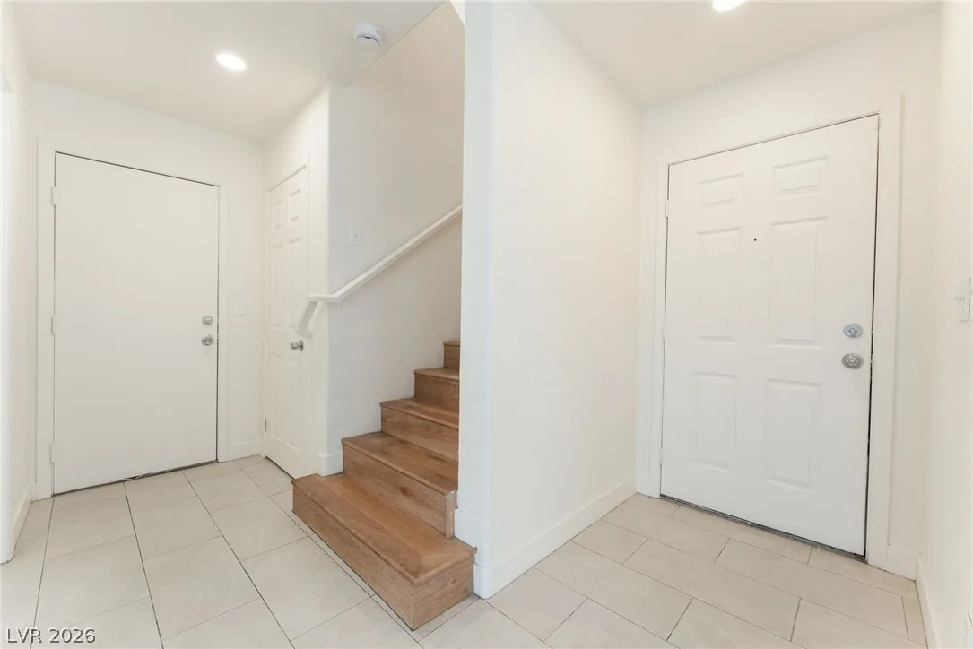 2137 Tierra Del Verde Street — photo 3