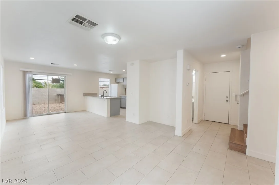 2137 Tierra Del Verde Street — photo 5