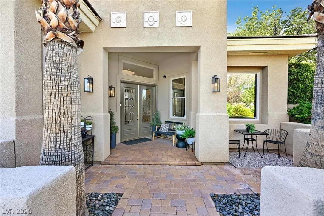 113 Tesoro Drive — photo 2