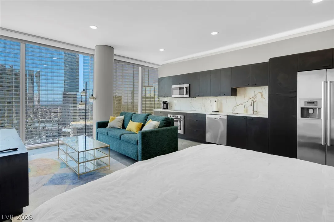 3726 Las Vegas Boulevard 2305 — photo 2