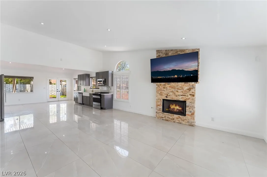 9028 Cypress Point Way — photo 2