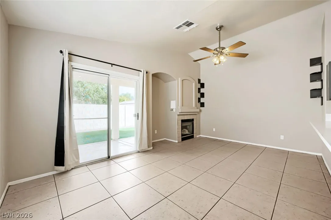 8928 Crooked Shell Avenue — photo 3