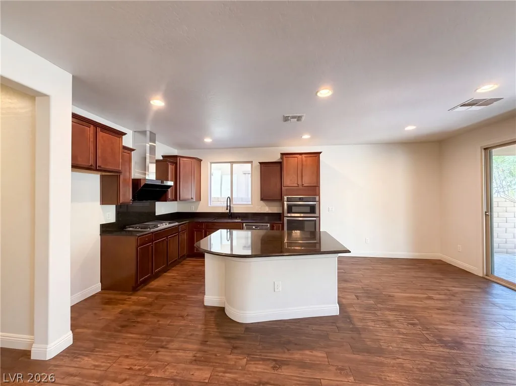 31 Berneri Drive — photo 2