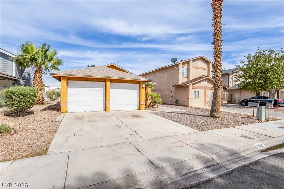 3821 Summer Breeze Circle — photo 2