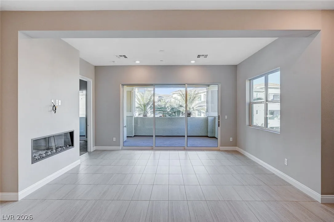 9204 Las Manaitas Avenue 302 — photo 3