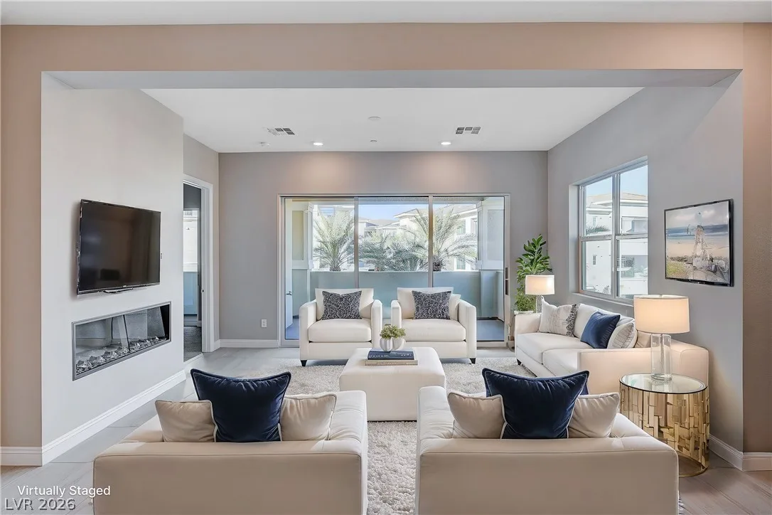 9204 Las Manaitas Avenue 302 — photo 4