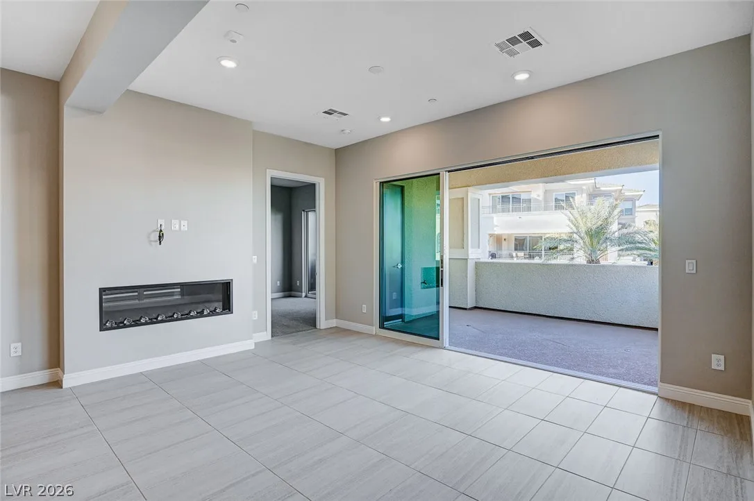 9204 Las Manaitas Avenue 302 — photo 5