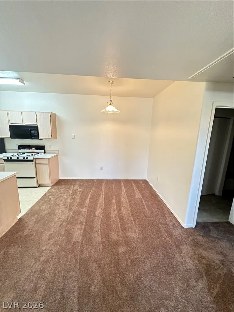 7413 West Russell Road 214 — photo 3