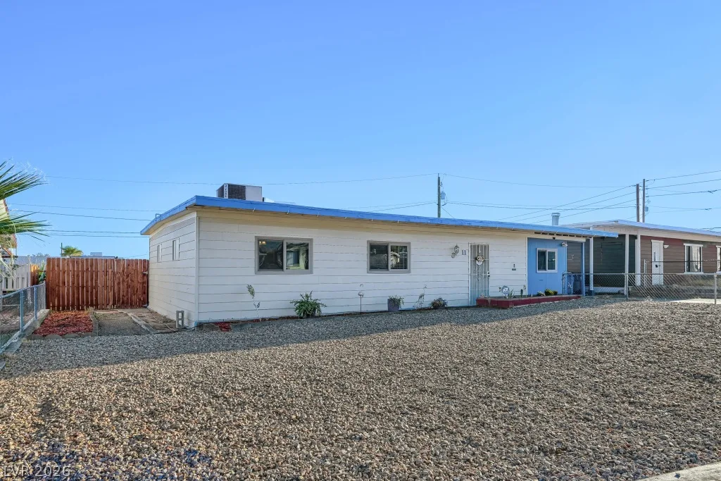 11 Washington Way — photo 2