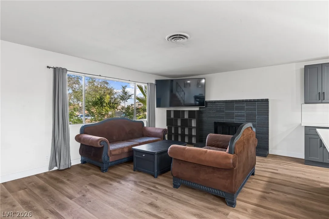 5077 Stampa Avenue — photo 4
