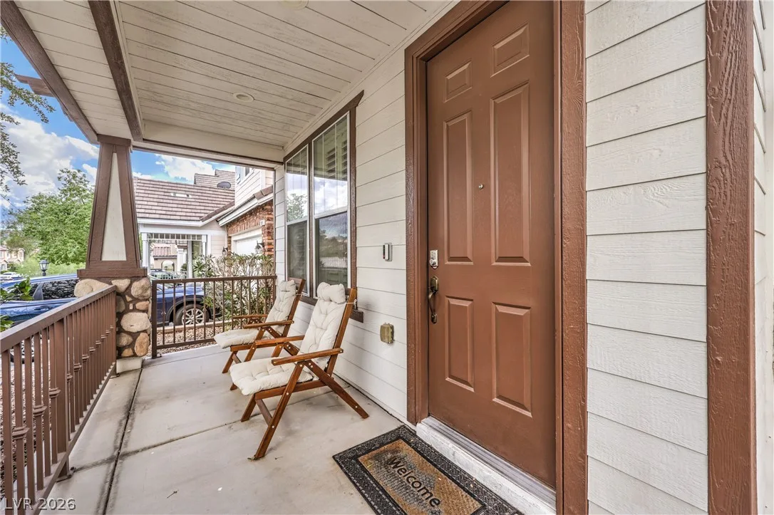 985 Sparkling Light Street — photo 4