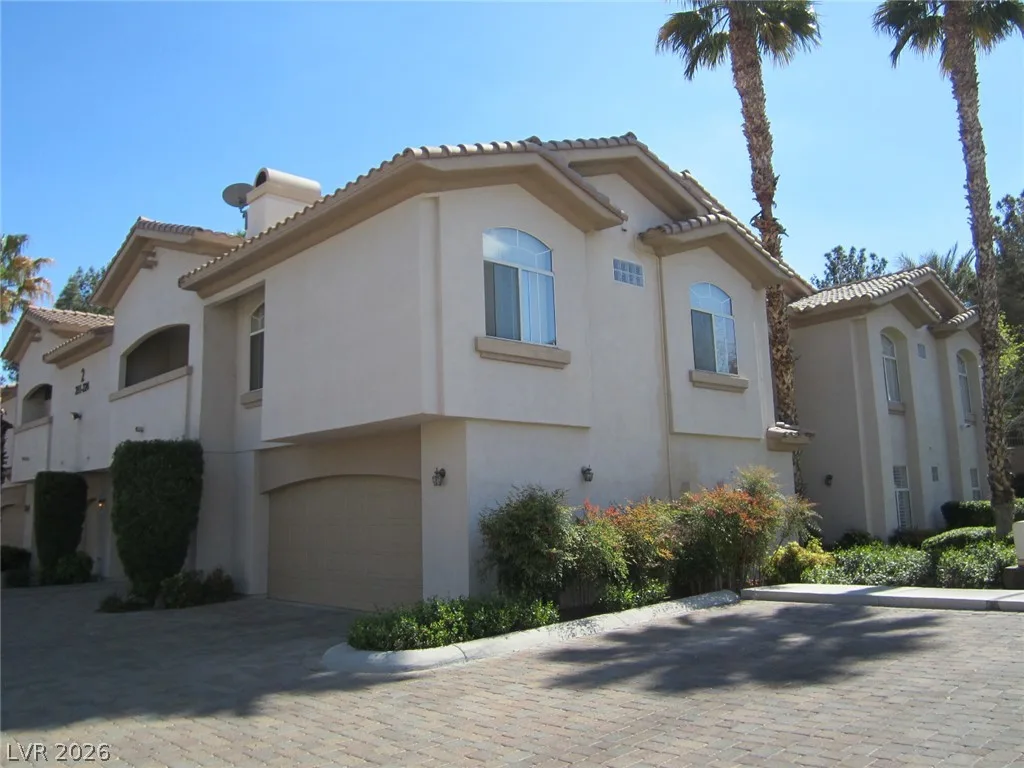 2050 West Warm Springs Road 211 — photo 2