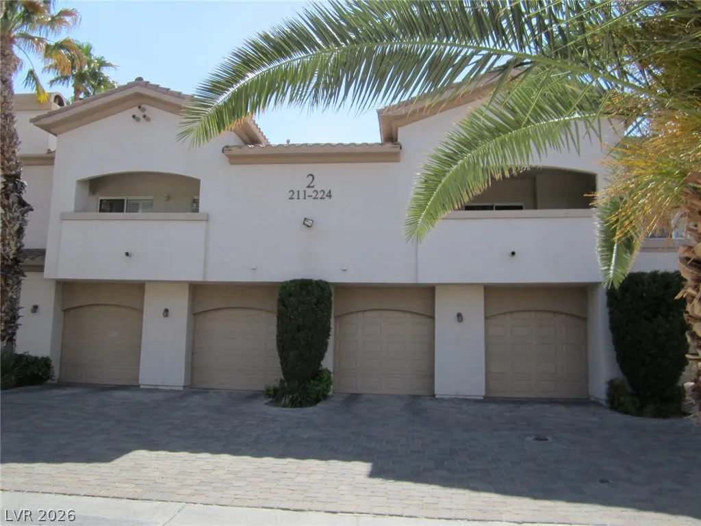 2050 West Warm Springs Road 211 — photo 3